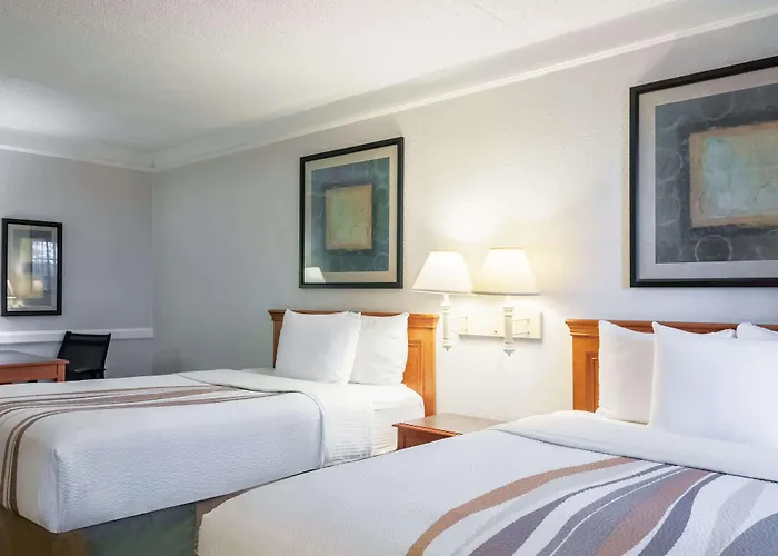La Quinta Inn By Wyndham New Orleans West Bank / Gretna