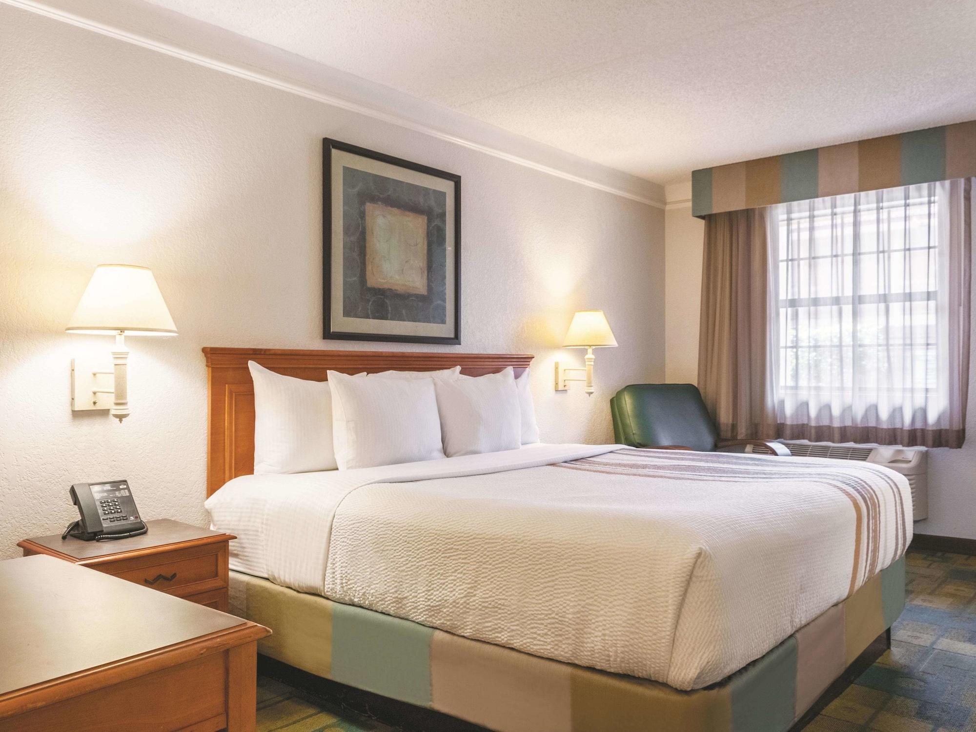 La Quinta By Wyndham New Orleans West Bank / Hotel