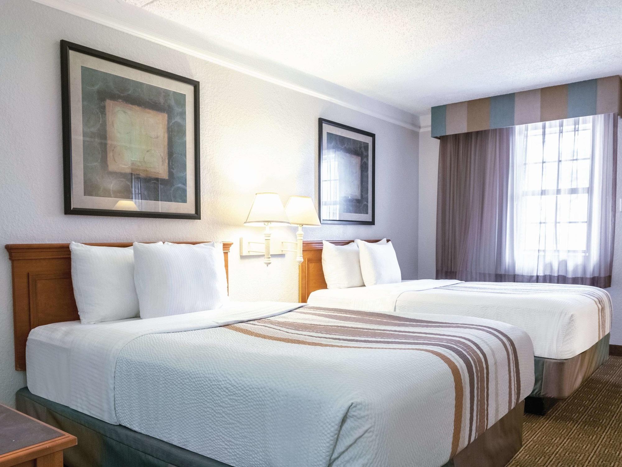 La Quinta By Wyndham New Orleans West Bank / 3*