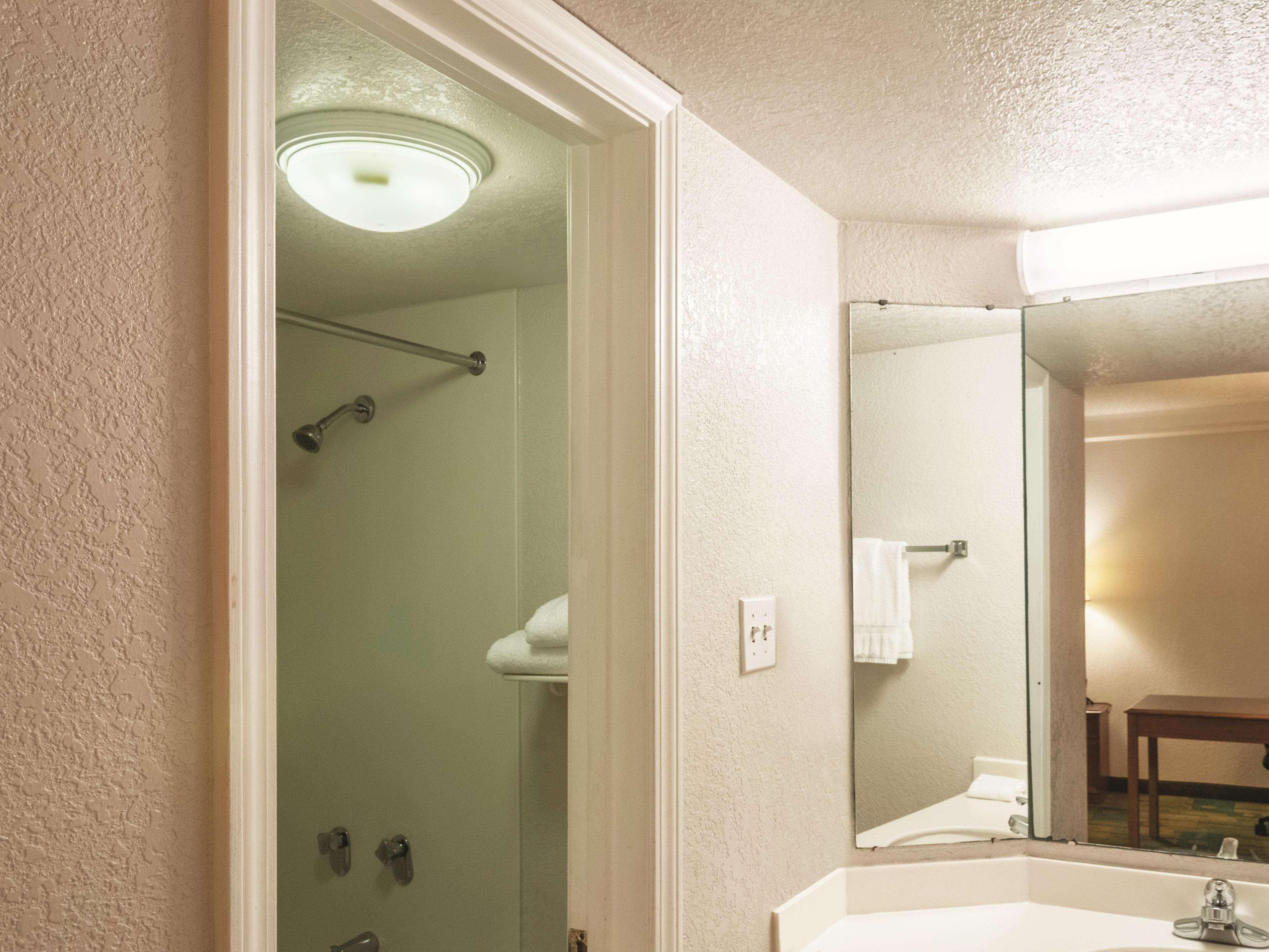 La Quinta By Wyndham New Orleans West Bank / 3*