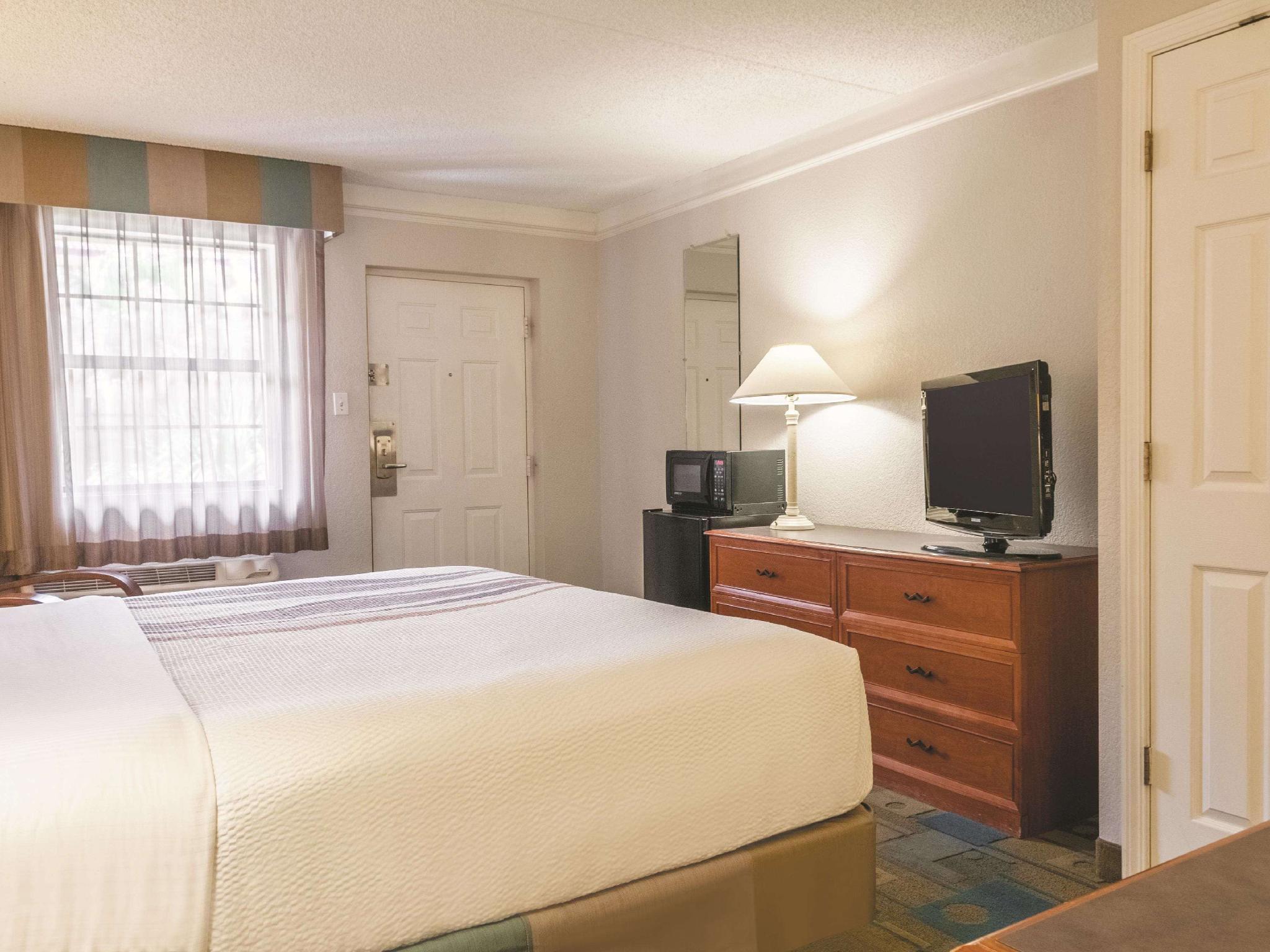 La Quinta By Wyndham New Orleans West Bank / Hotel