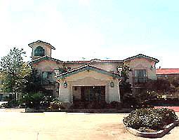 Hotel La Quinta By Wyndham New Orleans West Bank / 3*