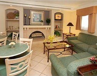 La Quinta By Wyndham New Orleans West Bank / Hotel 3*